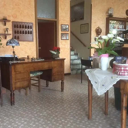 Zocca Hotel Lanzo dʼIntelvi